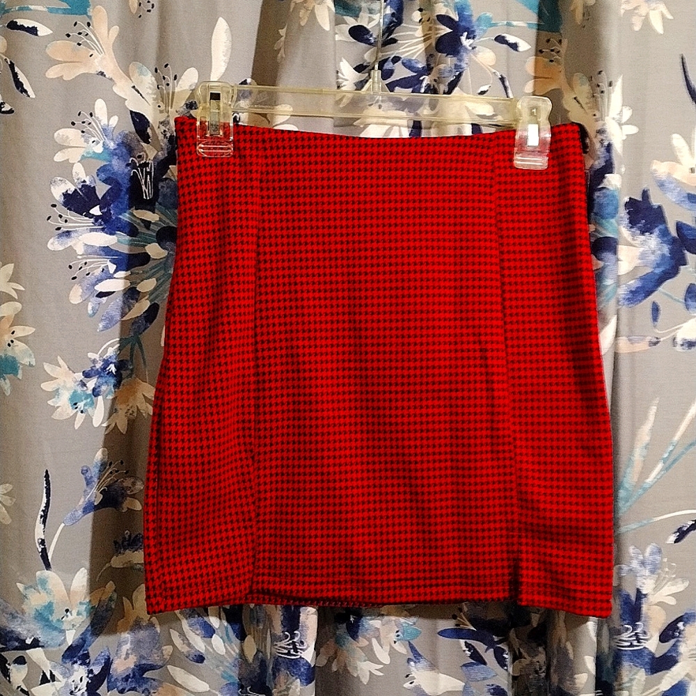 💗$5 NWOT women's size small skirt